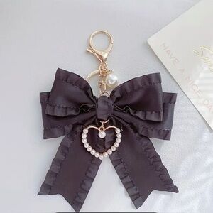 Elegant Black Bow Bag Charm Keychain with Pearl Heart
